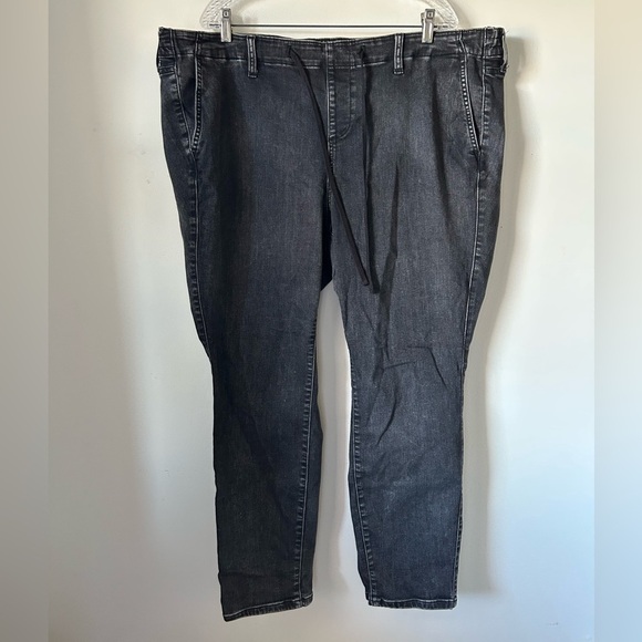 Torrid Feel the Fit Black Elastic Drawstring Waist Straight Leg Jeans - Picture 1 of 3